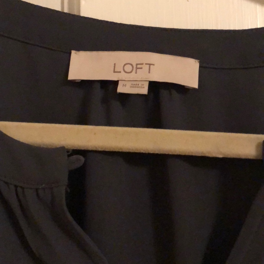 Loft blouse size M - Picture 2 of 3